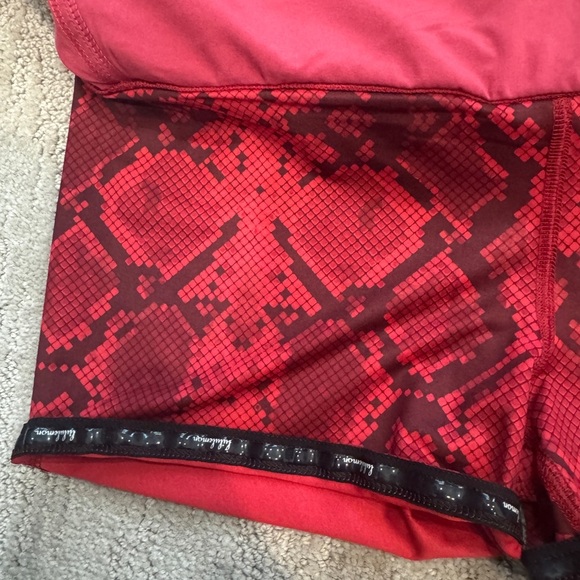 Lululemon Pace Rival Skirt Red & Snake Print Size 6 - Picture 4 of 8